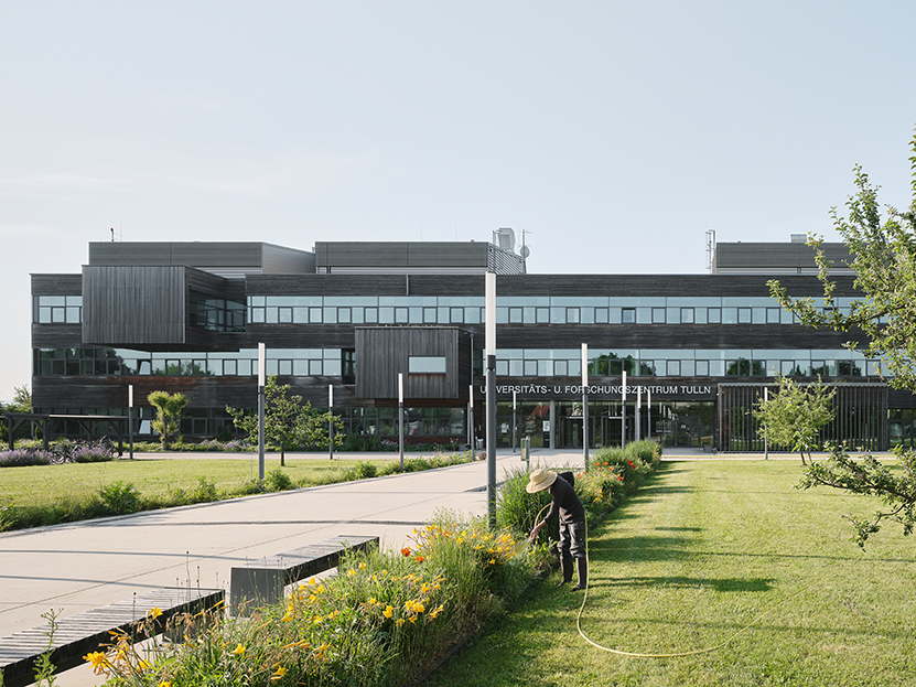 UFT Tulln Projekt DELTA. Außenansicht mit Garten. Copyright David Schreyer